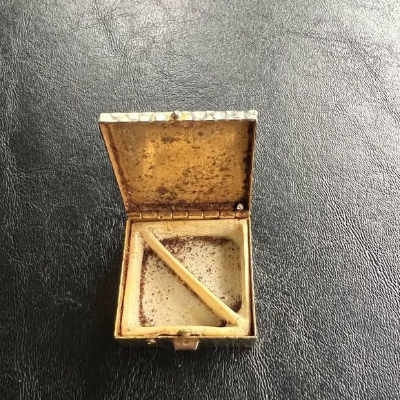 Vintage Pill Box - Picture 3 of 7